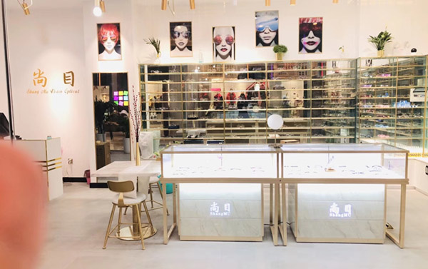 玻璃珠宝展示柜的小知识